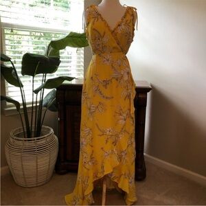 ❤️Gorgeous Lulus Ruffle Bow Tie Sleeves Ruffle Floral Yellow Maxi Dress